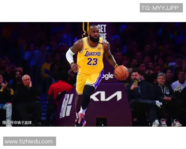 詹姆斯壁纸精选展示篮球巨星风采尽显运动魅力与激情