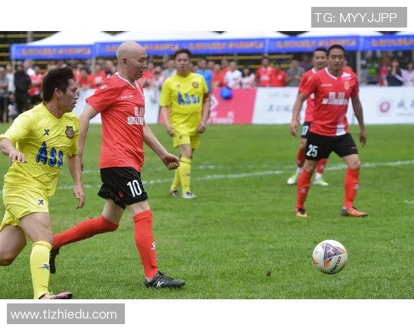 赞岐釜与东京绿茵的激烈对决展现足球魅力与团队精神的完美结合