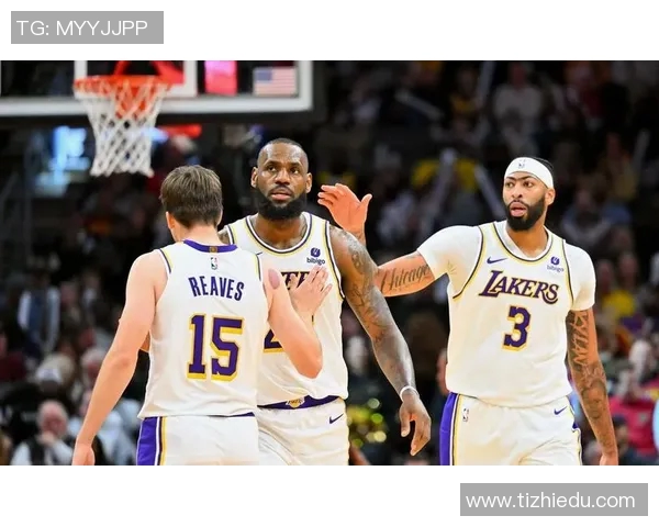 2018年12月24日灰熊与湖人激战成名球星对决精彩回顾