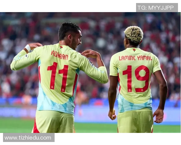 费兰托雷斯的崛起之路:从青训小将到足球明星的华丽转身 费兰托雷斯的崛起之路:从青训小将到足球明星的华丽转身