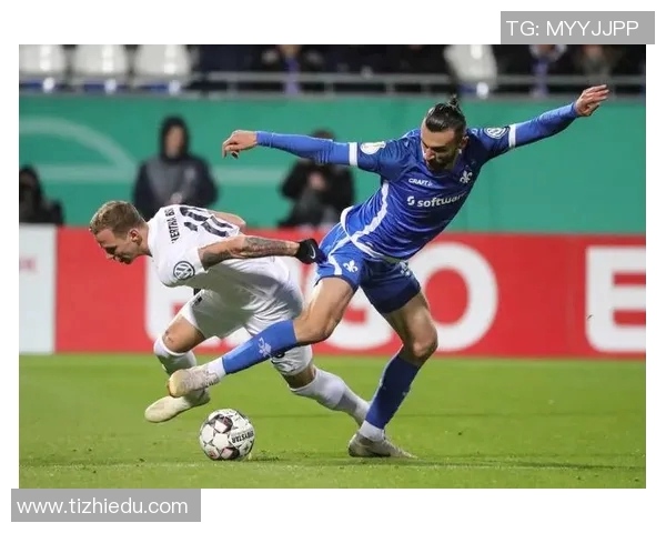 沙尔克04客场大胜提振信心，挫败汉莱拉回连败颓势