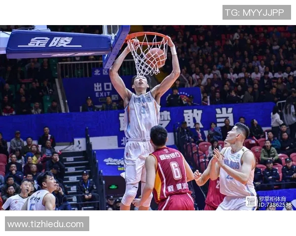 广东与新疆激战加时赛决胜时刻精彩纷呈引人瞩目 广东与新疆激战加时赛决胜时刻精彩纷呈引人瞩目